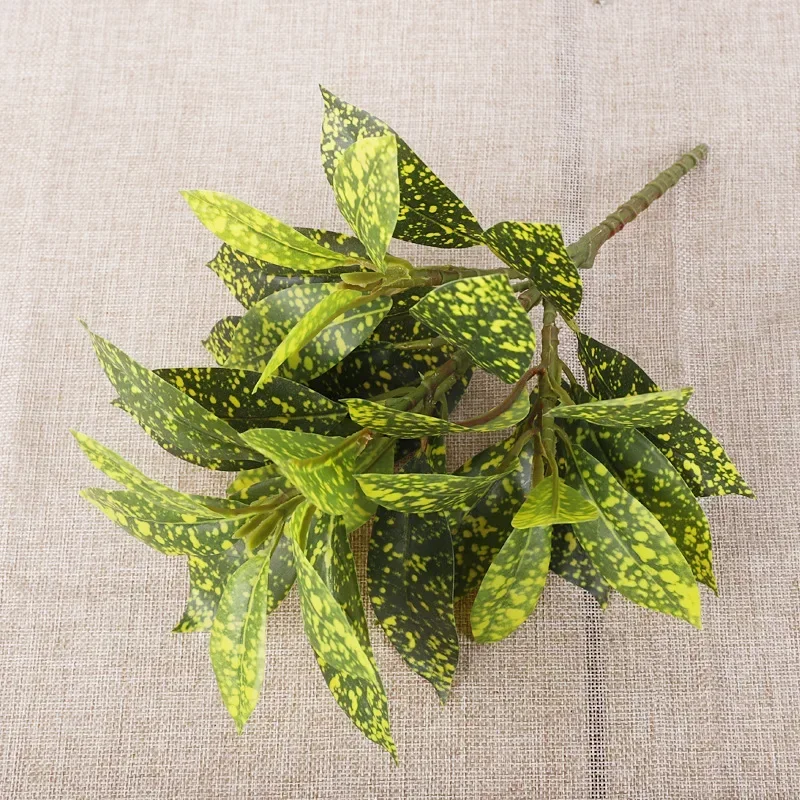Plastic Artificial Color-chang - огляд і ціна Dracaena Marginata